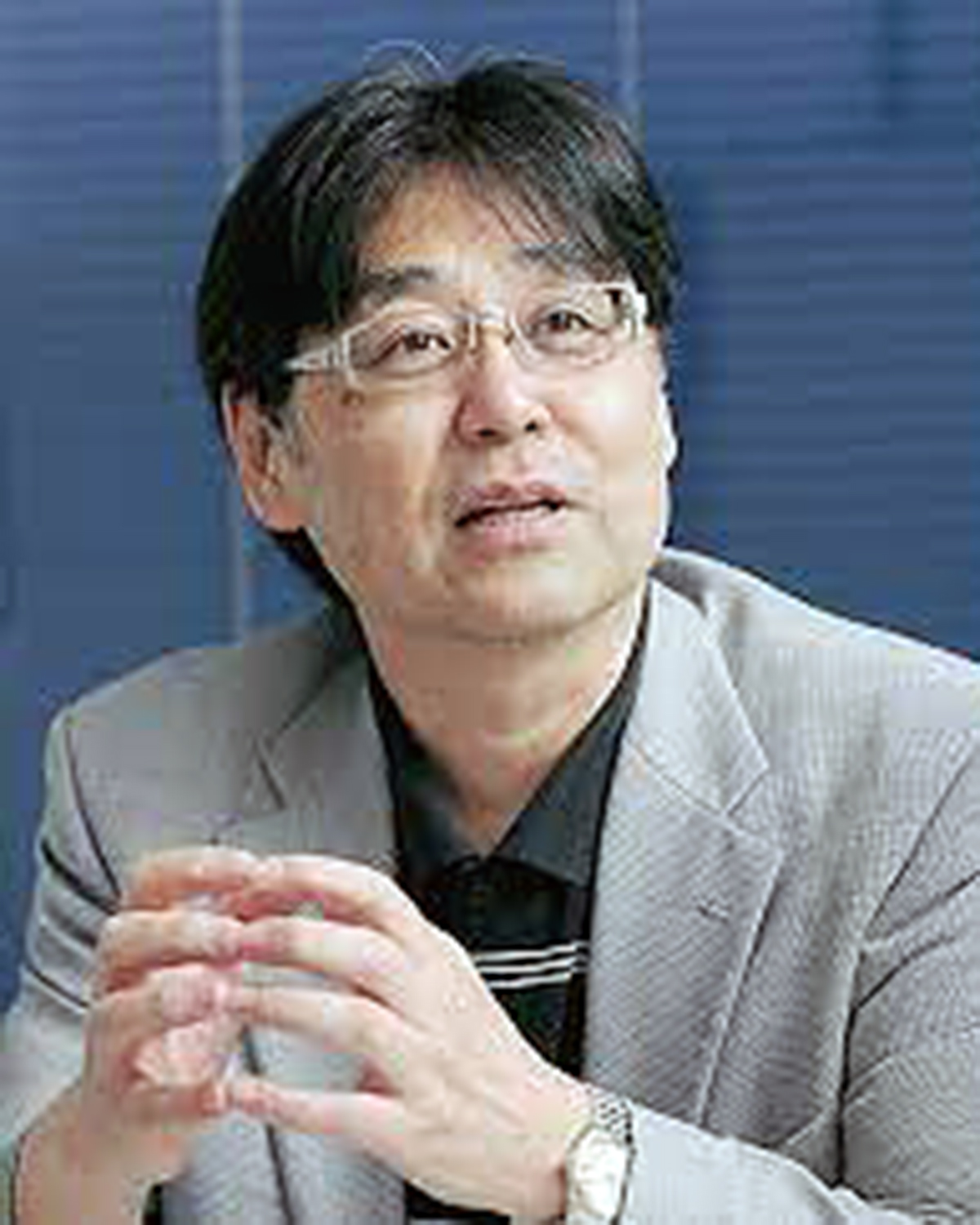 神崎 亮平